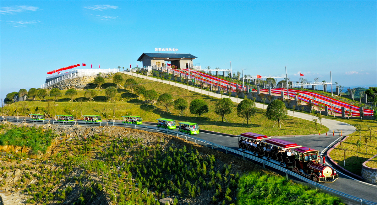 美丽向家村绿水青山里的诗和远方(图3)