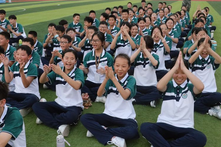 河南省漯河市郾城区初级实验中学西校区20242025学年度七年级国防教育团建活动欢乐行(图2)