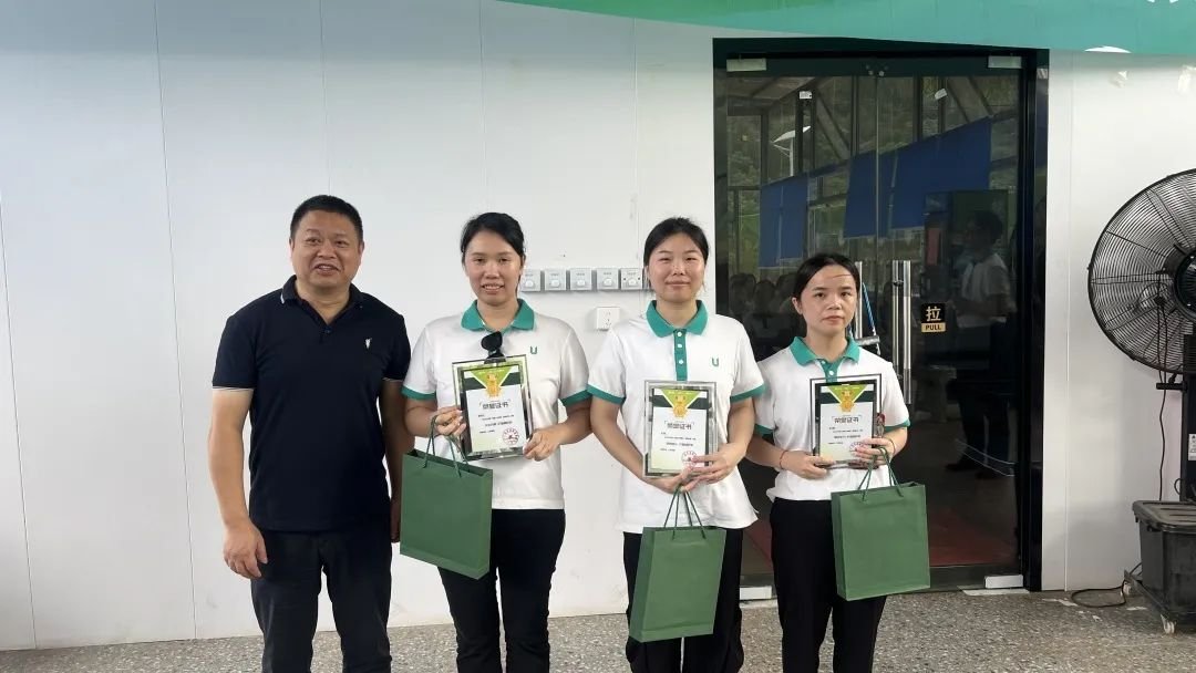 燃情盛夏飞跃巅峰优居·南宁8月后台团建活动(图2)