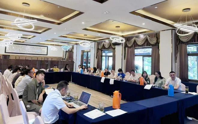 九游app入口：师者匠心筑梦同行——撷英教育四川运营中心举行教师节团建活动