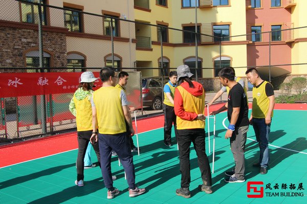 素质拓展游戏2024最新十个团建活动互动小游戏推荐(图2)