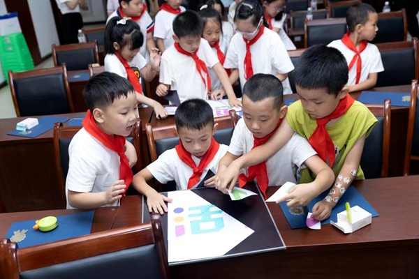 渝中：留存孩子成长记忆2024年缤纷暑期成长营结营