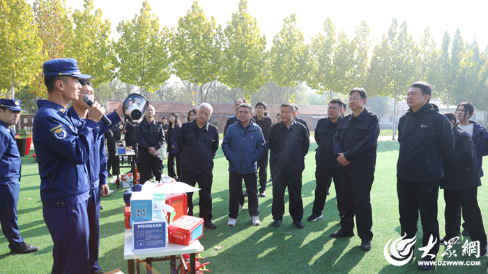 东营市应急局组织开展“应急先锋团结奋进”团建拓展活动(图2)