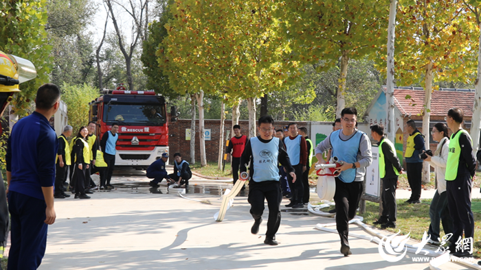 东营市应急局组织开展“应急先锋团结奋进”团建拓展活动(图3)