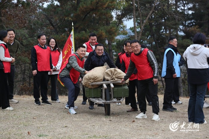 2024年泰安市网络名人“红色之旅”拓展训练活动举办(图3)