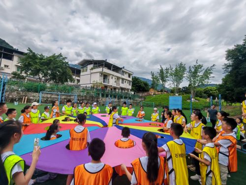 石棉县新棉小学参加“老少同声颂党恩携手奋进新征程”夏令营活动简报(图2)