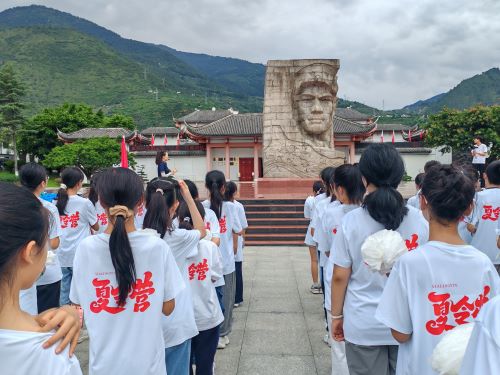 石棉县新棉小学参加“老少同声颂党恩携手奋进新征程”夏令营活动简报(图3)