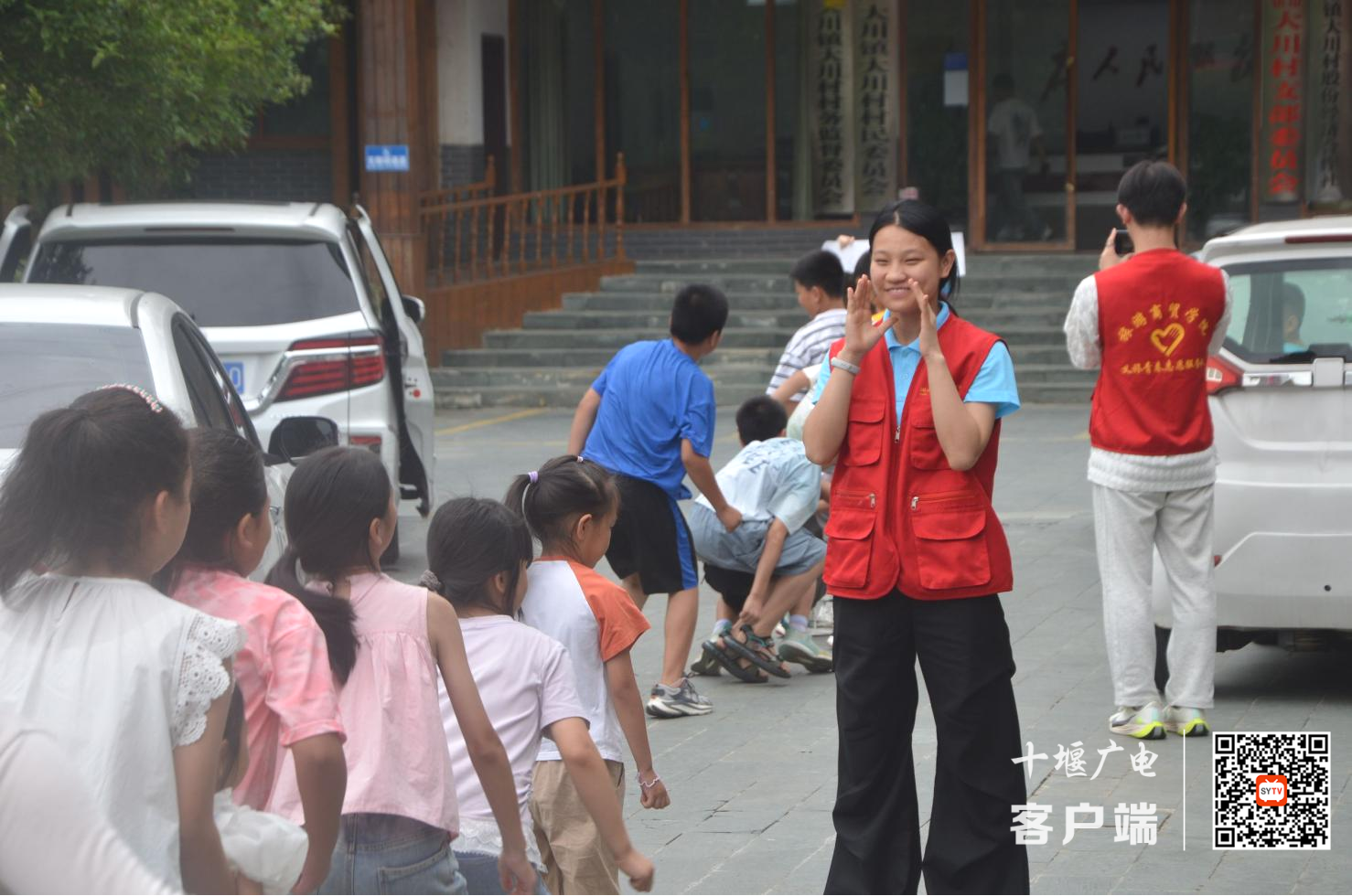 湖北工业职业技术学院旅游商贸学院守护东风志愿服务队赴大川村开展暑期学堂活动(图2)