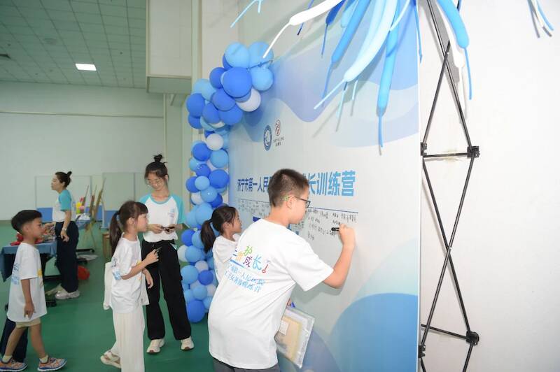 济宁各级工会开设职工子女暑期托管班：“娘家人”带娃让职工暑期无忧！(图1)