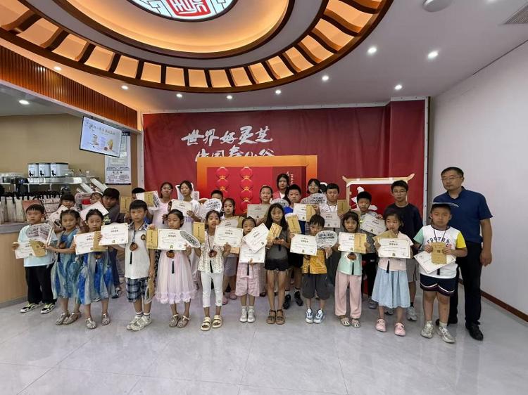 公园街道福园社区民生实事纪实：一老一小皆关怀幸福生活在身边(图3)