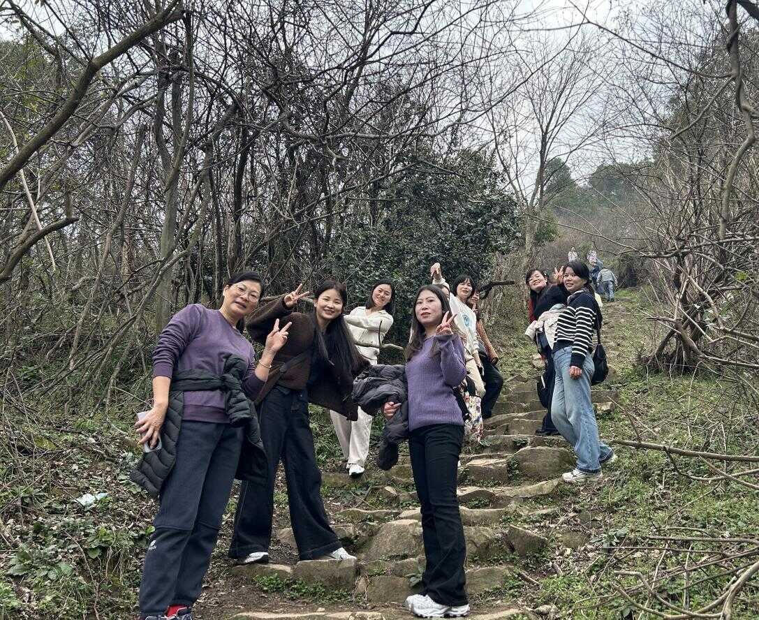 九游体育：巾帼踏春行古村绽芳华——黄石市审计局开展“三八”国际妇女节主题活动(图2)