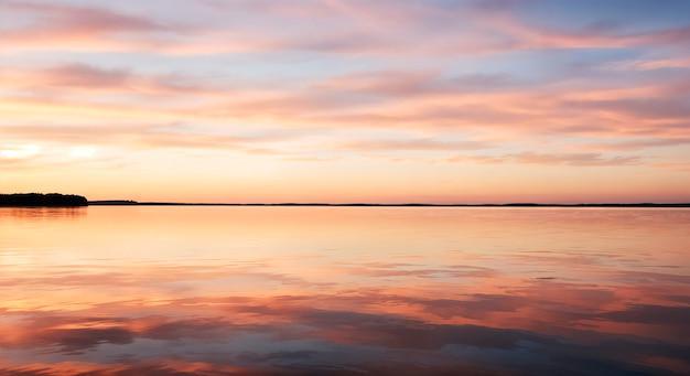 九游体育：三亚团建到底要花多少钱？这份攻略让你玩得爽还省心！(图2)