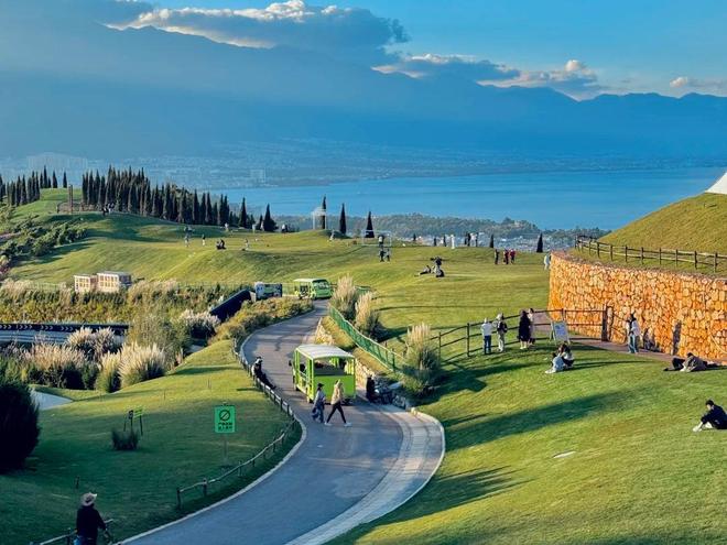 九游体育：2026云南正规靠谱旅行社前十家庭情侣团建跟团游怎么选？(图5)